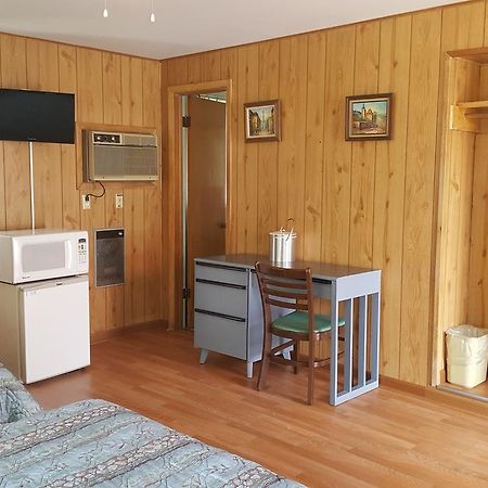 Alpine Motel In Heart Of Wisconsin Dells Downtown. Екстериор снимка