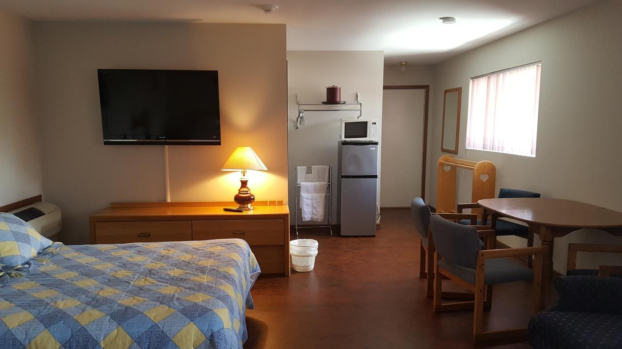 Alpine Motel In Heart Of Wisconsin Dells Downtown. Екстериор снимка
