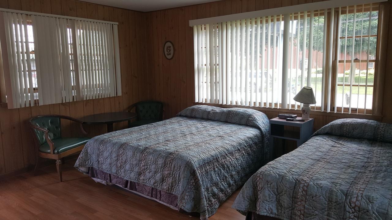Alpine Motel In Heart Of Wisconsin Dells Downtown. Екстериор снимка