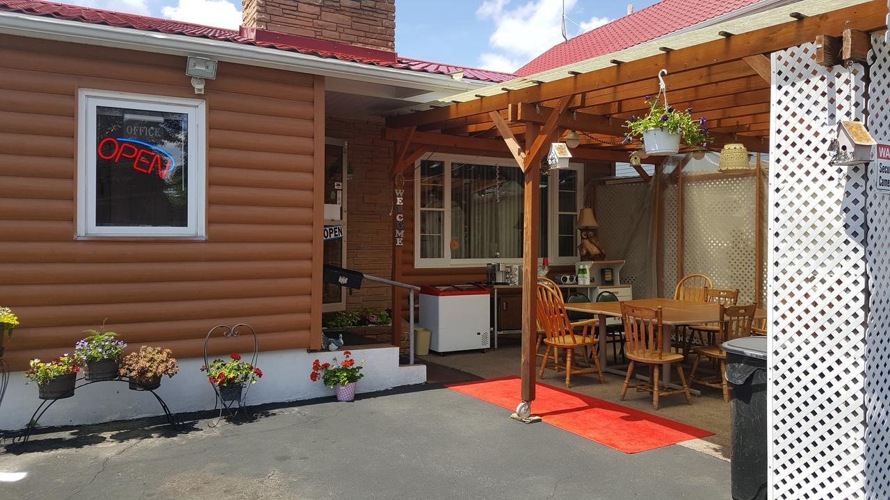 Alpine Motel In Heart Of Wisconsin Dells Downtown. Екстериор снимка