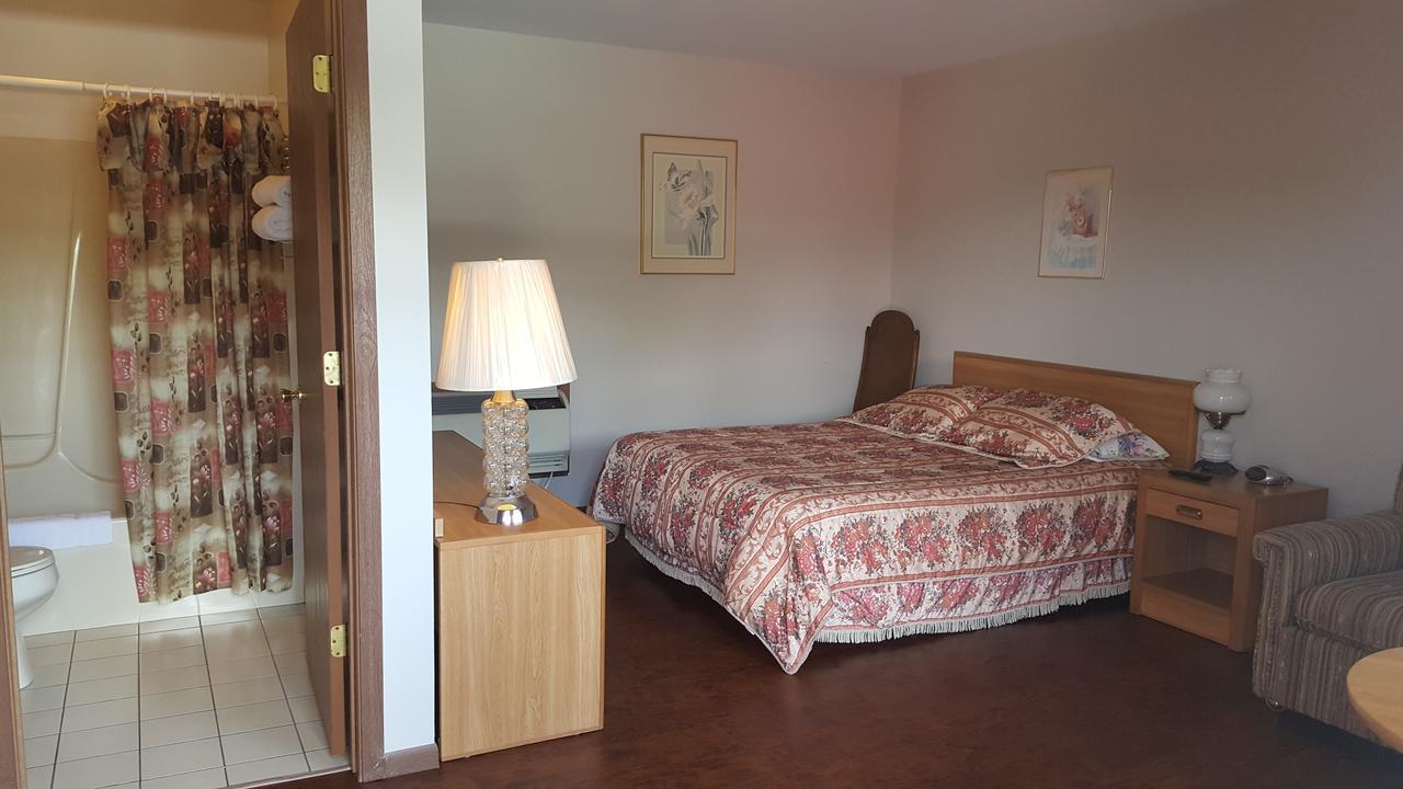 Alpine Motel In Heart Of Wisconsin Dells Downtown. Екстериор снимка